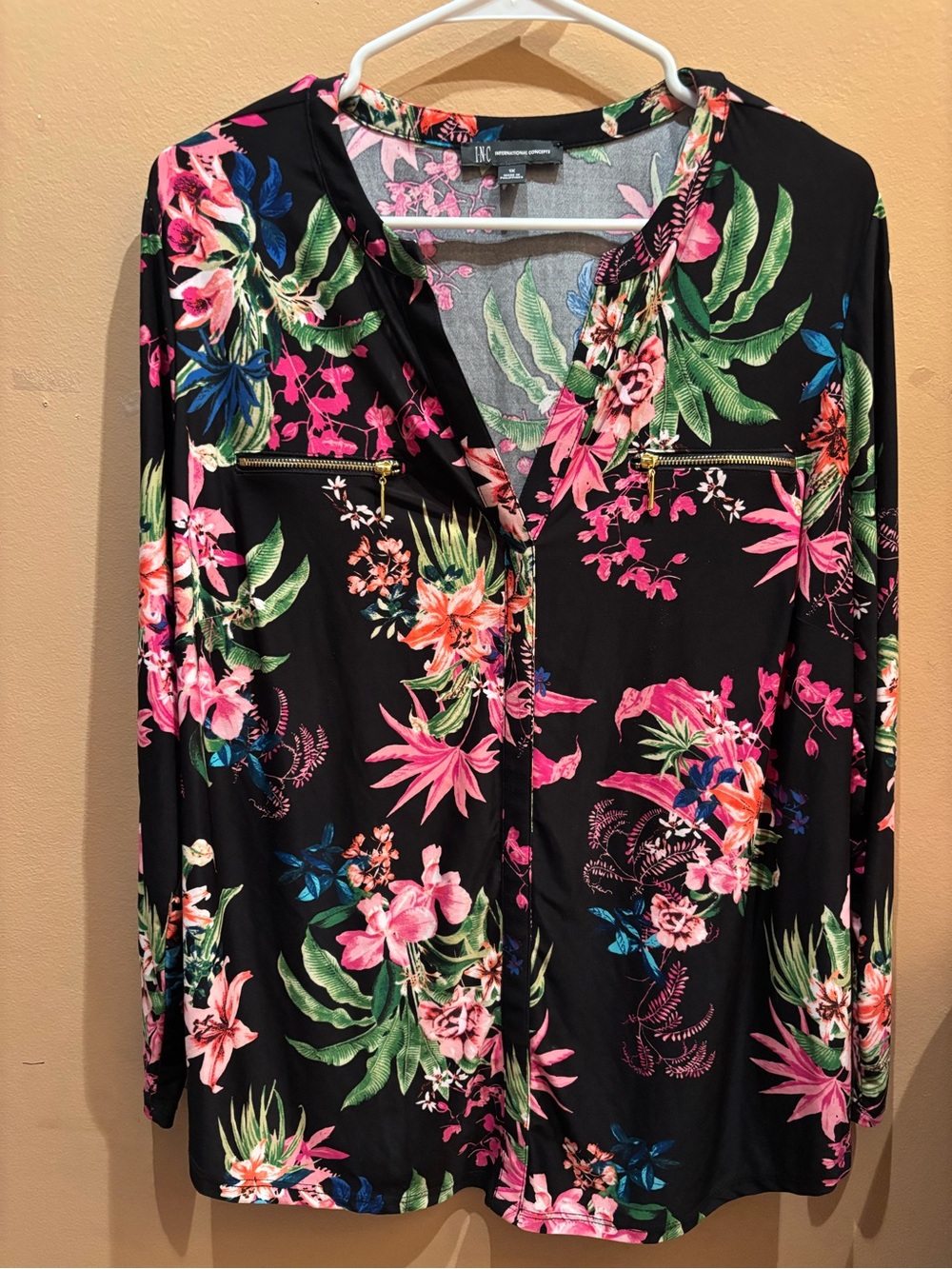 INC International Concepts Black Floral V-Neck Long Sleeve Top Size 1X - Picture 5 of 8